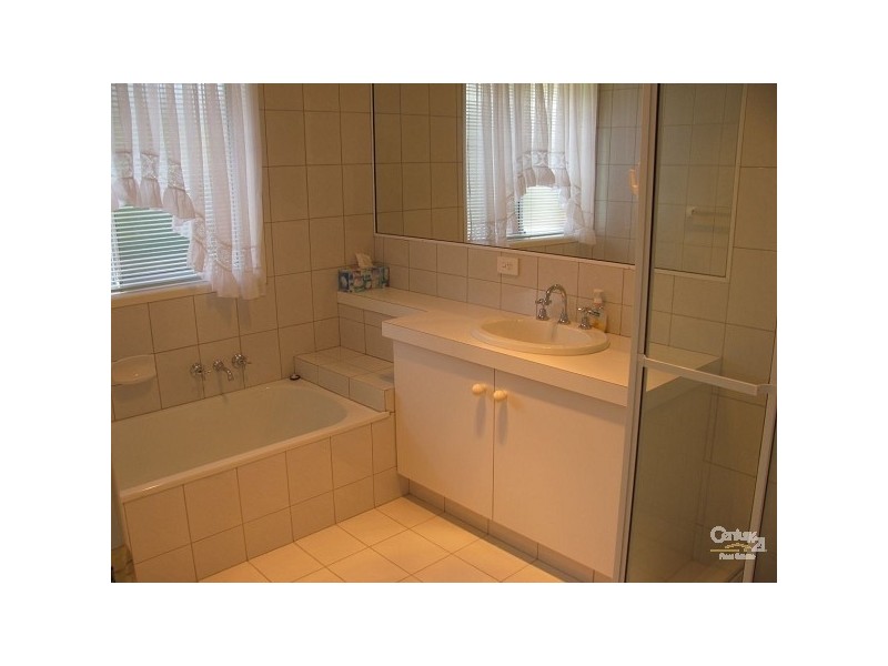 35 Manakin Avenue, Burleigh Waters QLD 4220