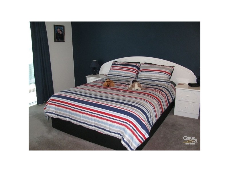 35 Manakin Avenue, Burleigh Waters QLD 4220