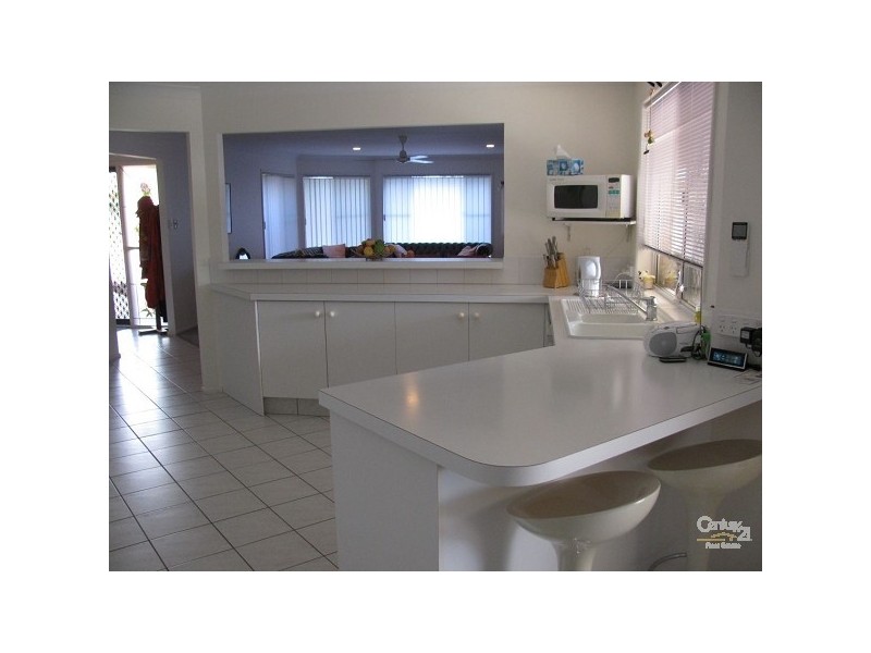 35 Manakin Avenue, Burleigh Waters QLD 4220