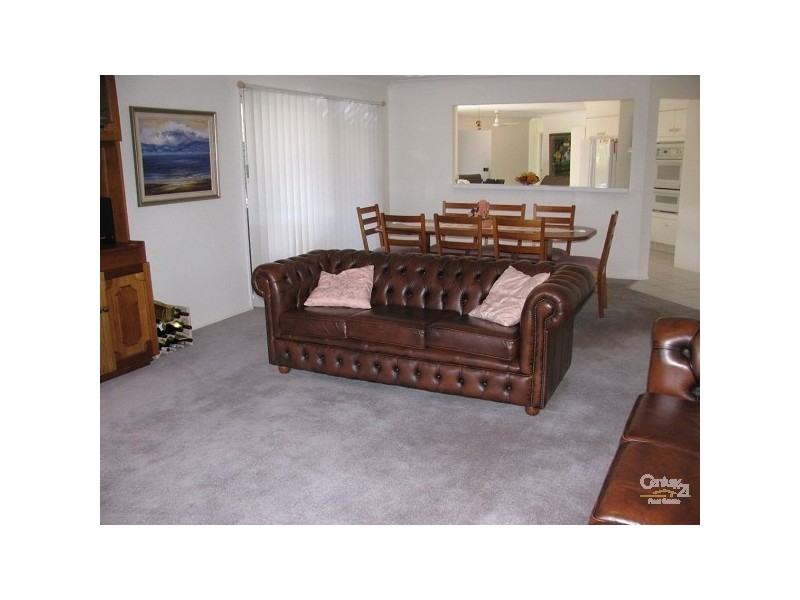 35 Manakin Avenue, Burleigh Waters QLD 4220