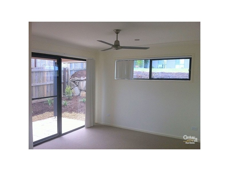 1/1 Fortescue Street, Pacific Pines QLD 4211