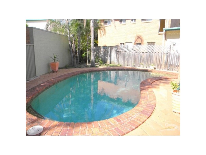 42a Messines Crescent, Miami QLD 4220