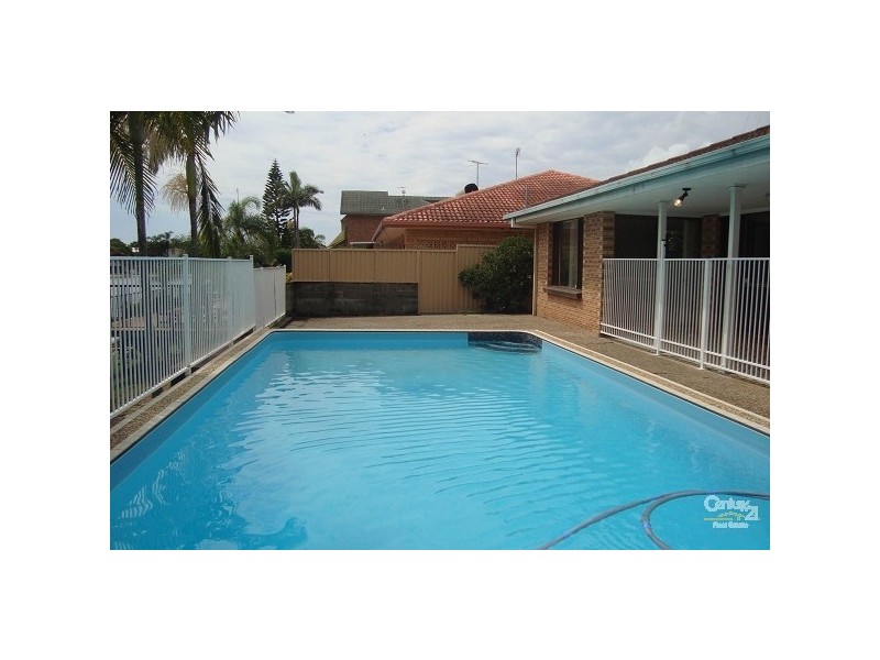 57 Markeri Street, Mermaid Waters QLD 4218