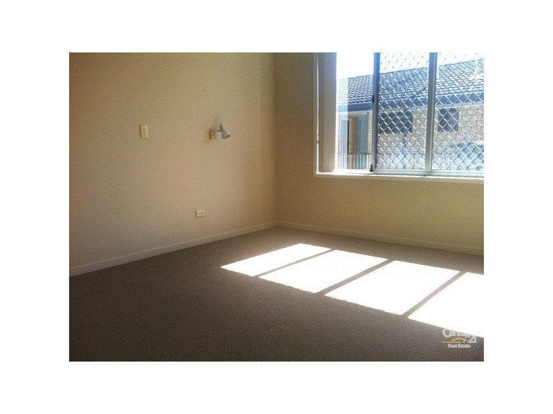 2/43 Chelsea Avenue, Broadbeach QLD 4218
