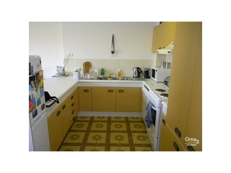 2/4 Aquila Court, Mermaid Waters QLD 4218