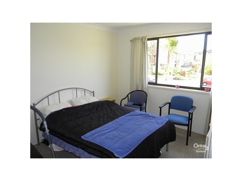 2/4 Aquila Court, Mermaid Waters QLD 4218