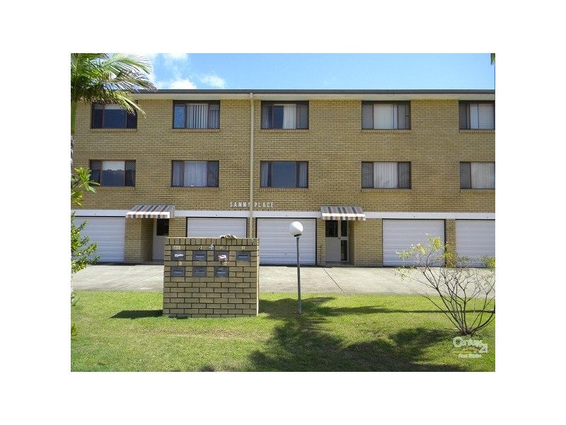 2/4 Aquila Court, Mermaid Waters QLD 4218