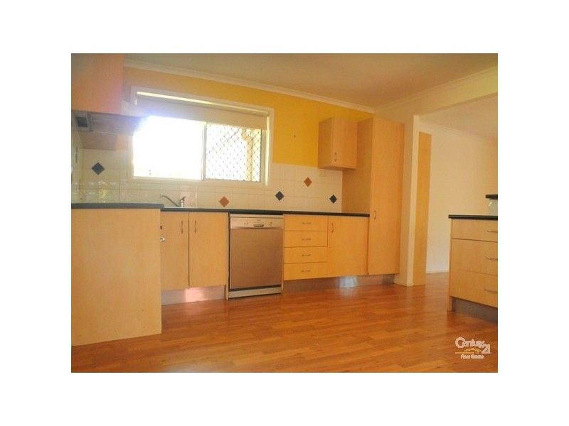 142 Bamboo Avenue, Benowa QLD 4217