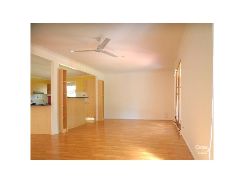 142 Bamboo Avenue, Benowa QLD 4217