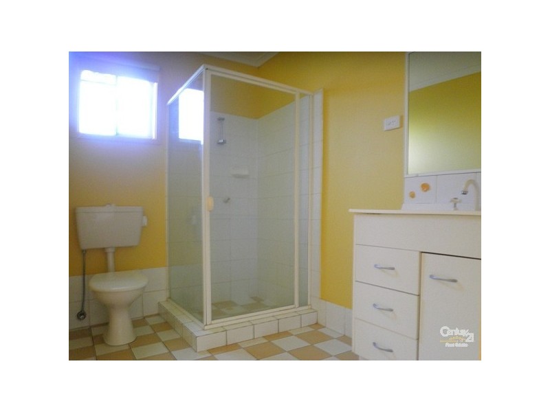 142 Bamboo Avenue, Benowa QLD 4217