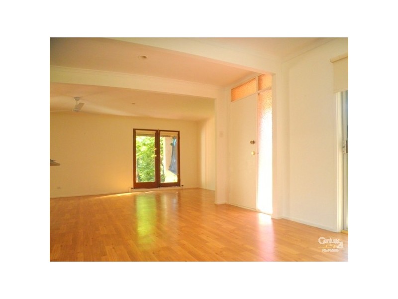 142 Bamboo Avenue, Benowa QLD 4217