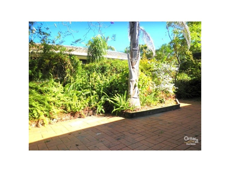 142 Bamboo Avenue, Benowa QLD 4217
