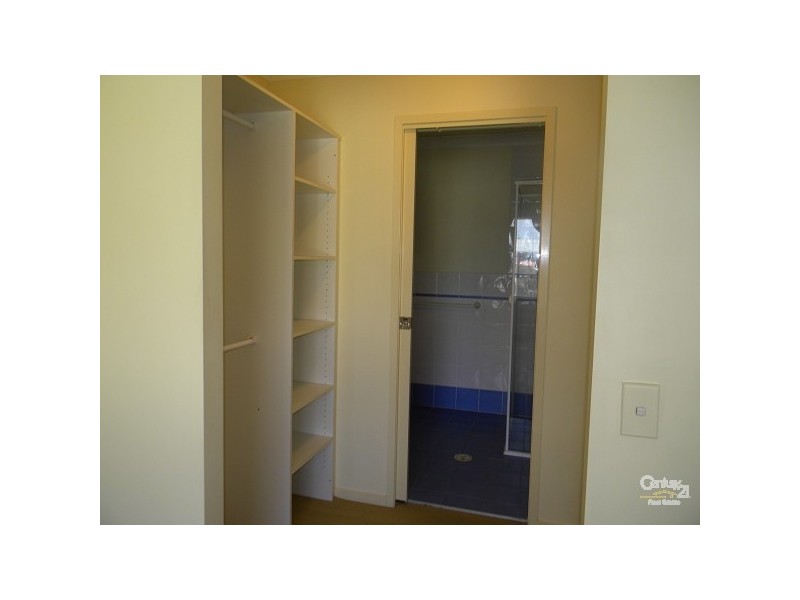 8/2-4 Mountainview Avenue, Miami QLD 4220