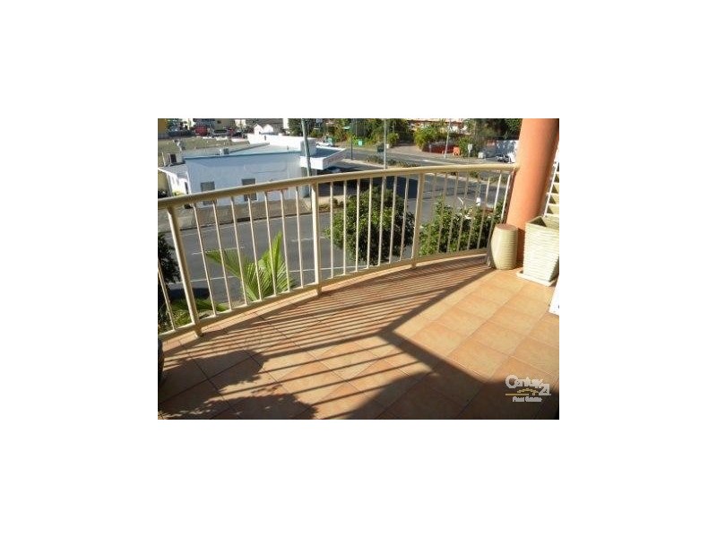 8/2-4 Mountainview Avenue, Miami QLD 4220