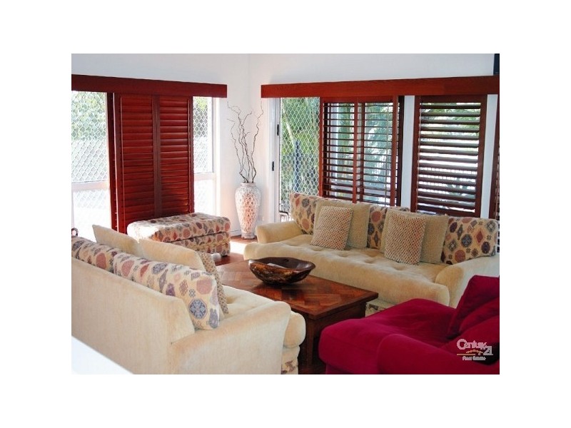 73 Markeri Street, Mermaid Waters QLD 4218