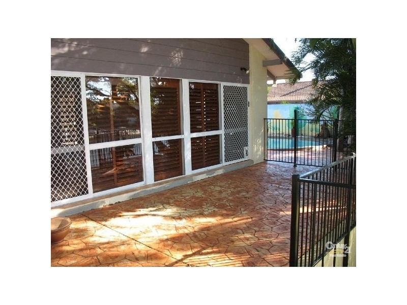 73 Markeri Street, Mermaid Waters QLD 4218