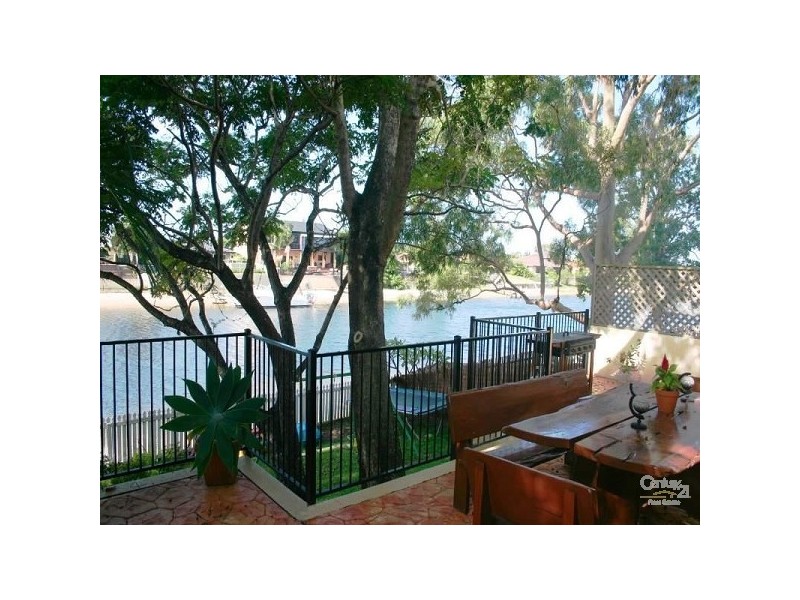 73 Markeri Street, Mermaid Waters QLD 4218