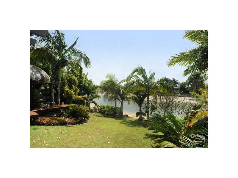 20 Gretel Avenue, Mermaid Waters QLD 4218