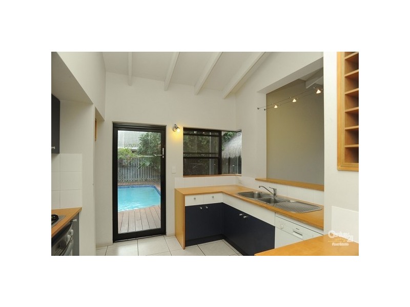 20 Gretel Avenue, Mermaid Waters QLD 4218