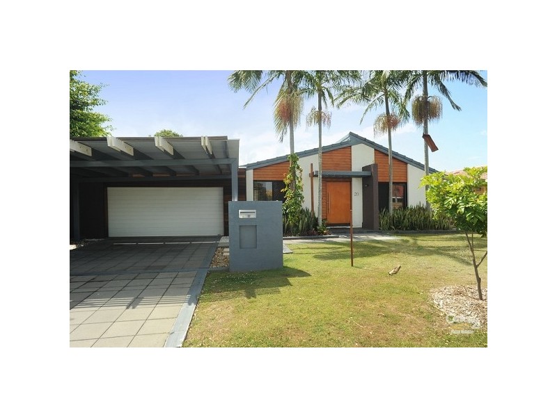 20 Gretel Avenue, Mermaid Waters QLD 4218