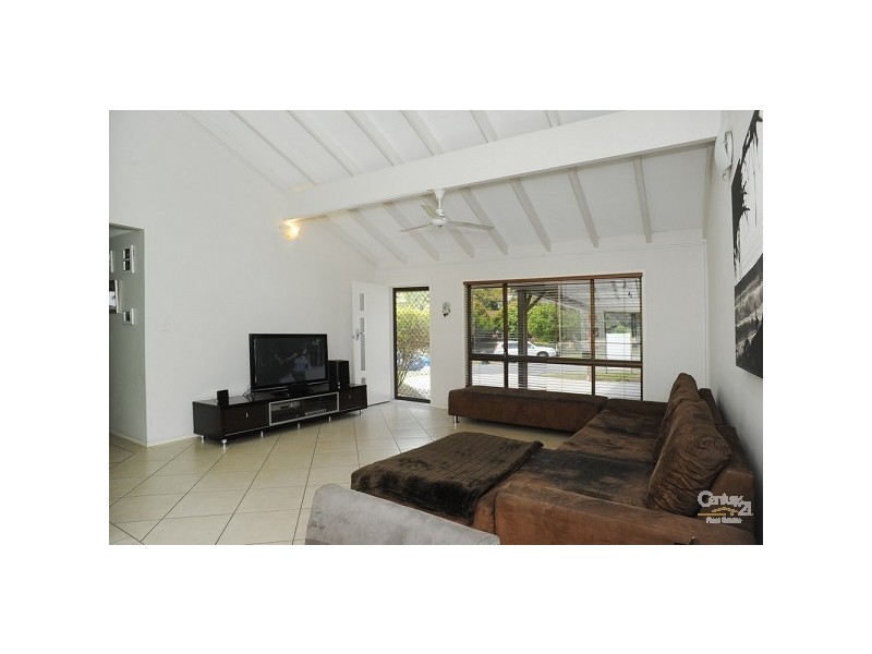 8 Cairngorm Street, Carrara QLD 4211