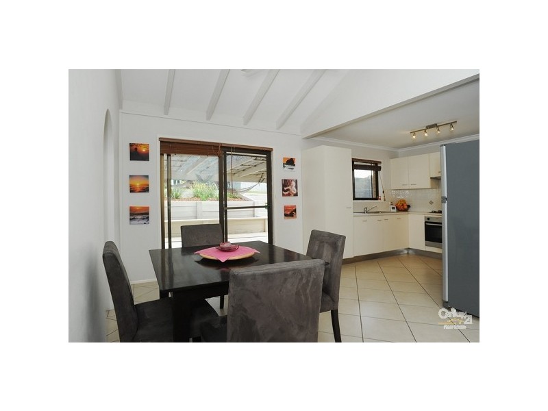 8 Cairngorm Street, Carrara QLD 4211