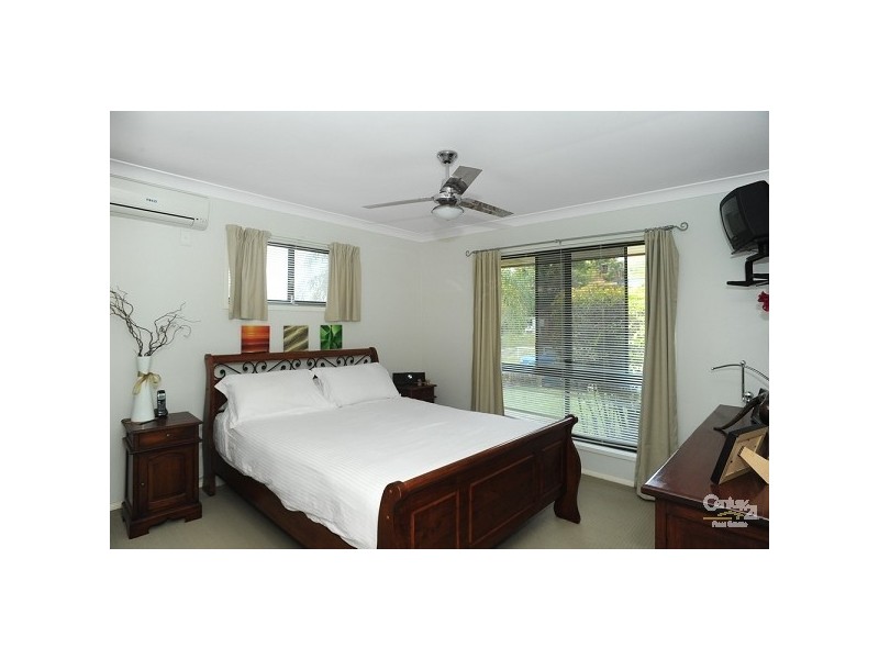 8 Cairngorm Street, Carrara QLD 4211