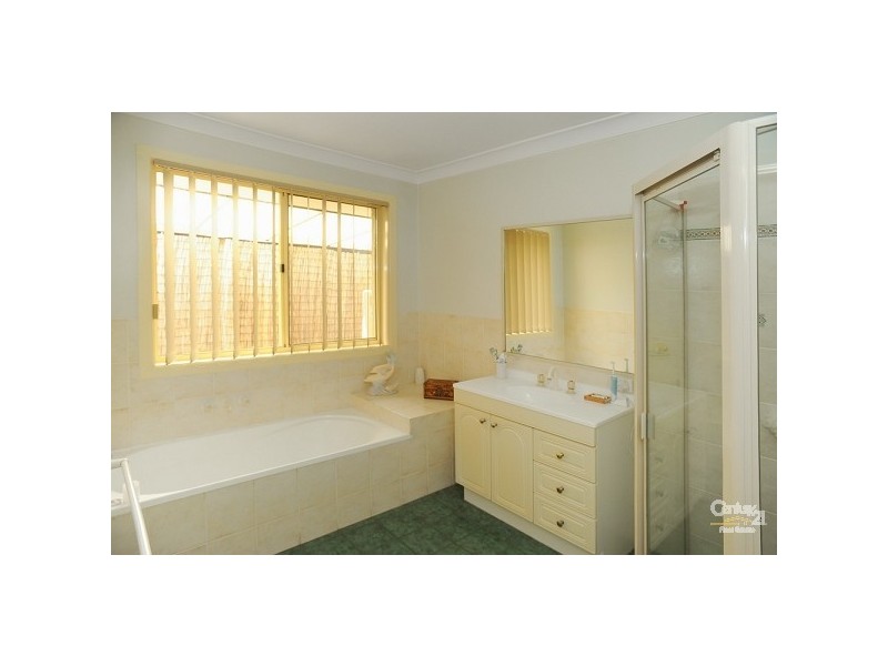 2 Outrigger Drive, Robina QLD 4226