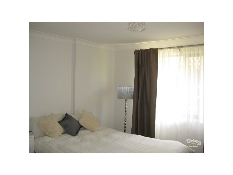 2/145 Sunshine Parade, Miami QLD 4220