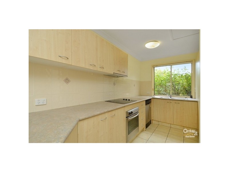 2/62 Riverpark Drive, Nerang QLD 4211