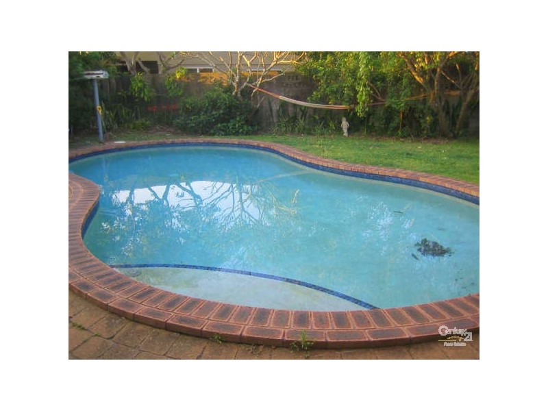 64 Allambi Avenue, Broadbeach Waters QLD 4218