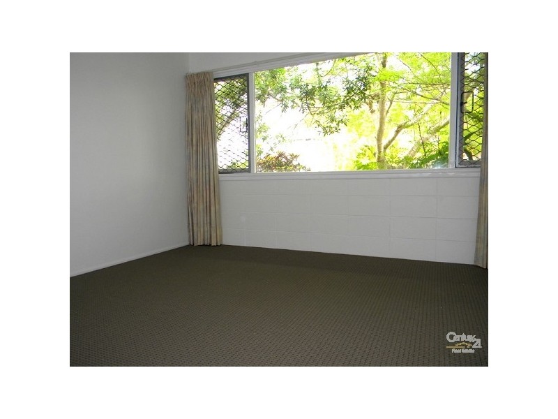 64 Allambi Avenue, Broadbeach Waters QLD 4218