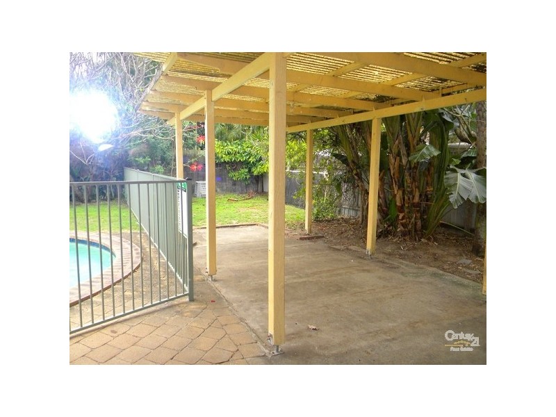 64 Allambi Avenue, Broadbeach Waters QLD 4218