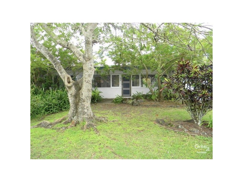 64 Allambi Avenue, Broadbeach Waters QLD 4218