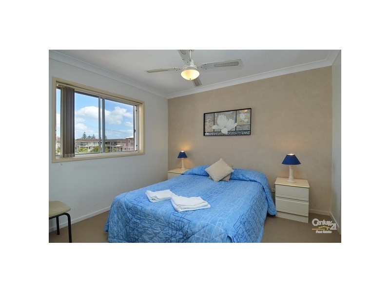 22/15 Surf Street, Mermaid Beach QLD 4218