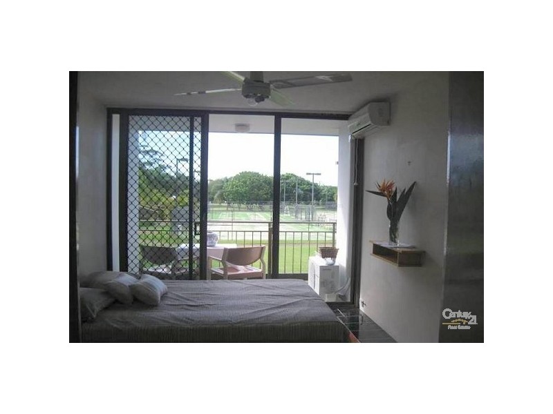 3E/13 Fairway Drive, Clear Island Waters QLD 4226