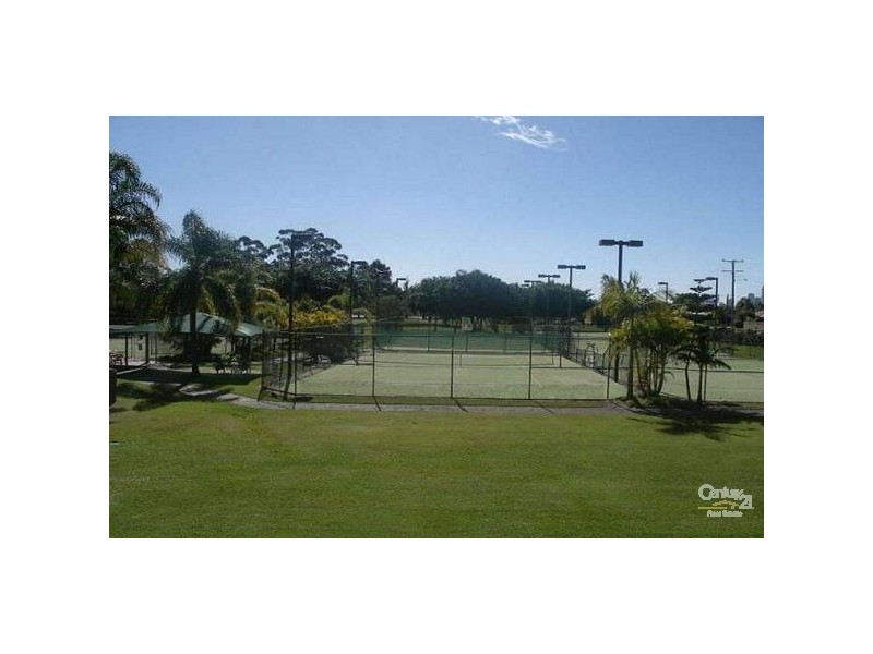 3E/13 Fairway Drive, Clear Island Waters QLD 4226