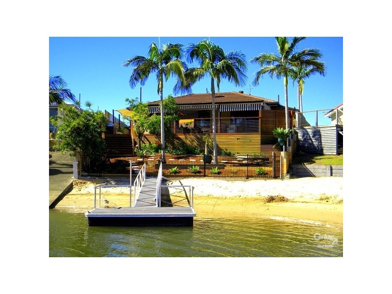 2 Peter Blondell Drive, Mermaid Waters QLD 4218