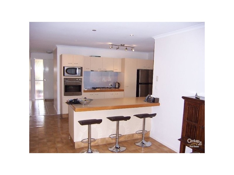 46 Edinburgh Road, Benowa QLD 4217