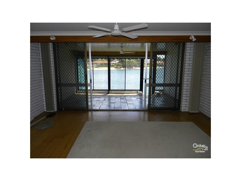 4/6 Aquila Court, Mermaid Waters QLD 4218