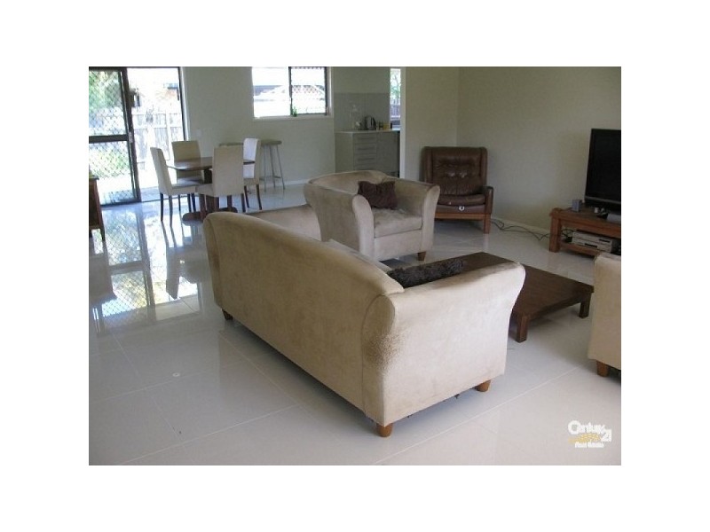 29 Fairsky Avenue, Mermaid Waters QLD 4218