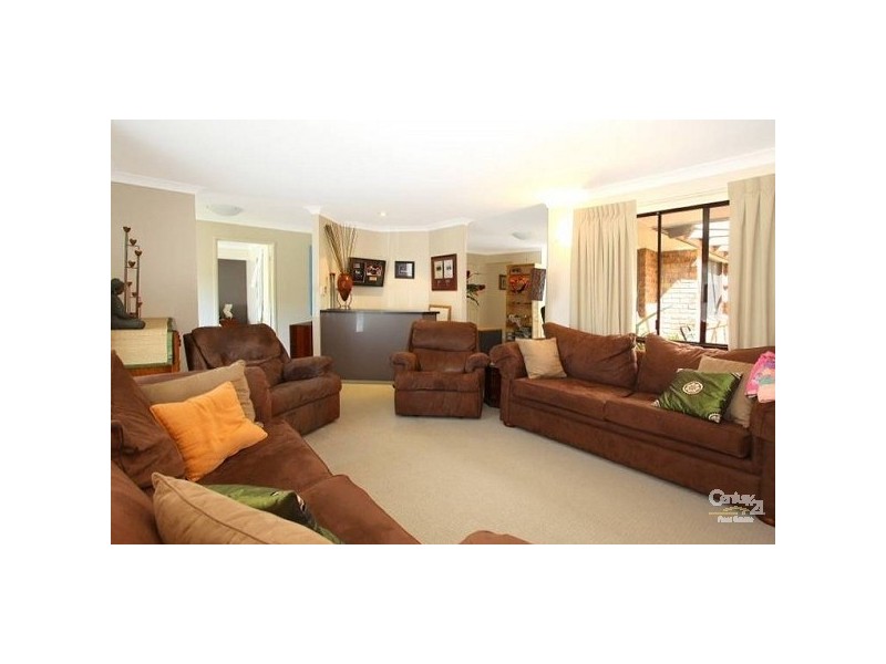 5 Curacao Place, Clear Island Waters QLD 4226
