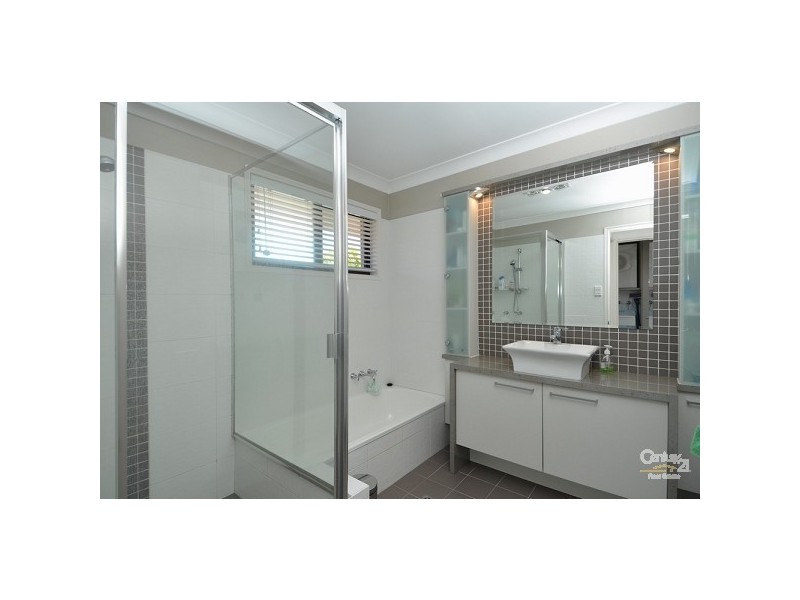 19 Willis Court, Mermaid Waters QLD 4218