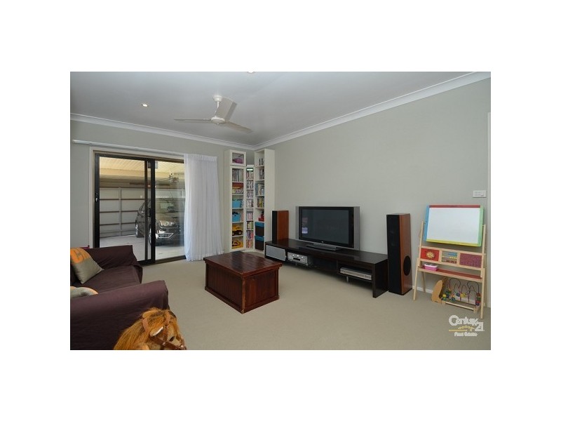 19 Willis Court, Mermaid Waters QLD 4218