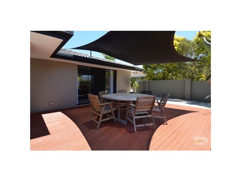 19 Willis Court, Mermaid Waters QLD 4218
