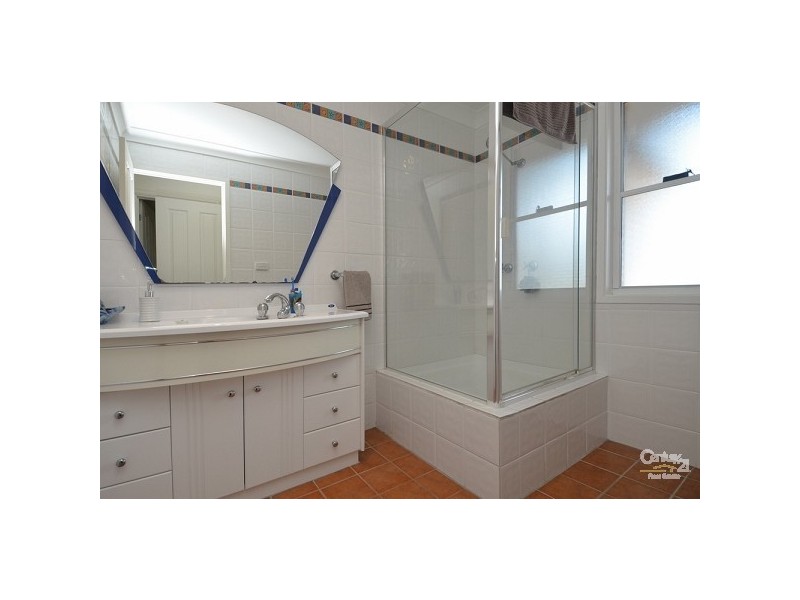 150 Markeri Street, Mermaid Waters QLD 4218