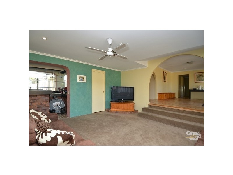 4 Yarradup Street, Ashmore QLD 4214