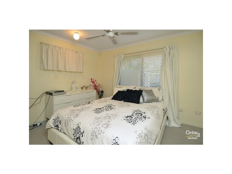 4 Yarradup Street, Ashmore QLD 4214