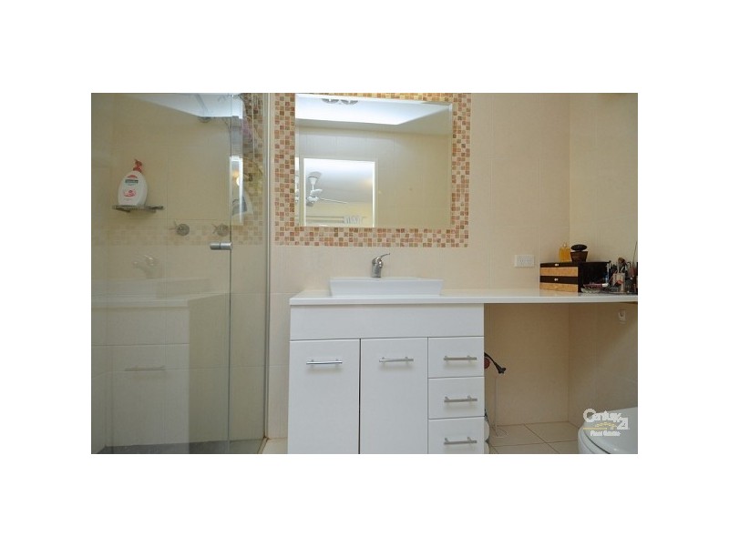 4 Yarradup Street, Ashmore QLD 4214