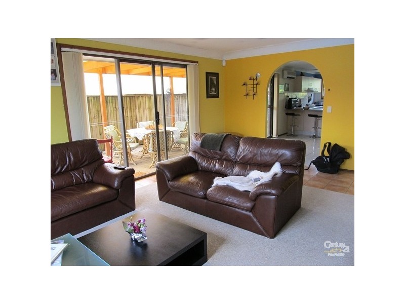 7 Falcon Court, Burleigh Waters QLD 4220
